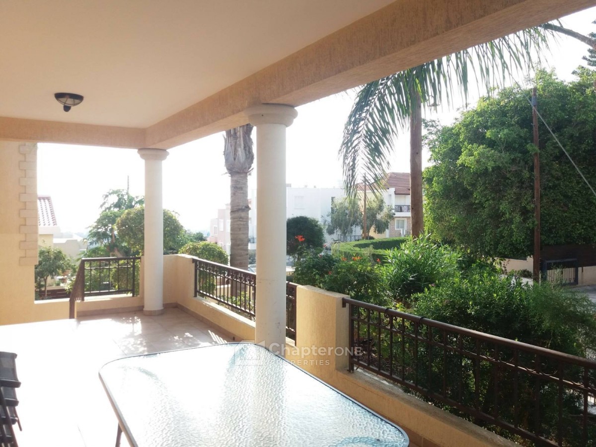 Detached Villa for sale in Empa