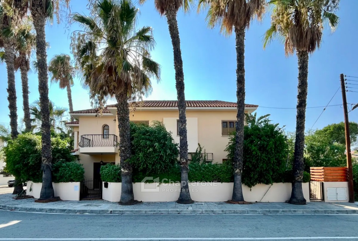 Detached Villa For Rent  in  Egkomi - Parissinos