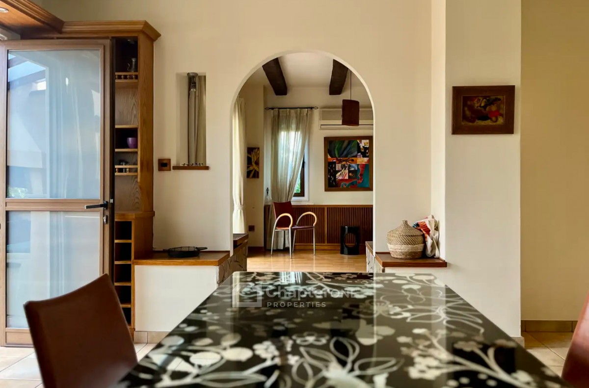 Detached Villa For Rent  in  Egkomi - Parissinos