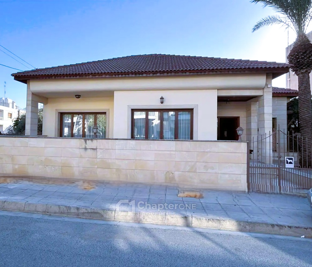 Detached Villa For Sale  in  Palouriotissa