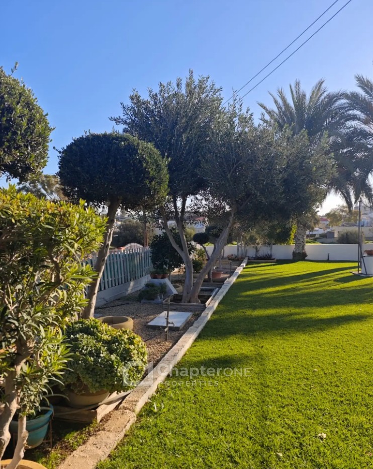 Detached Villa For Sale  in  Palaiometocho