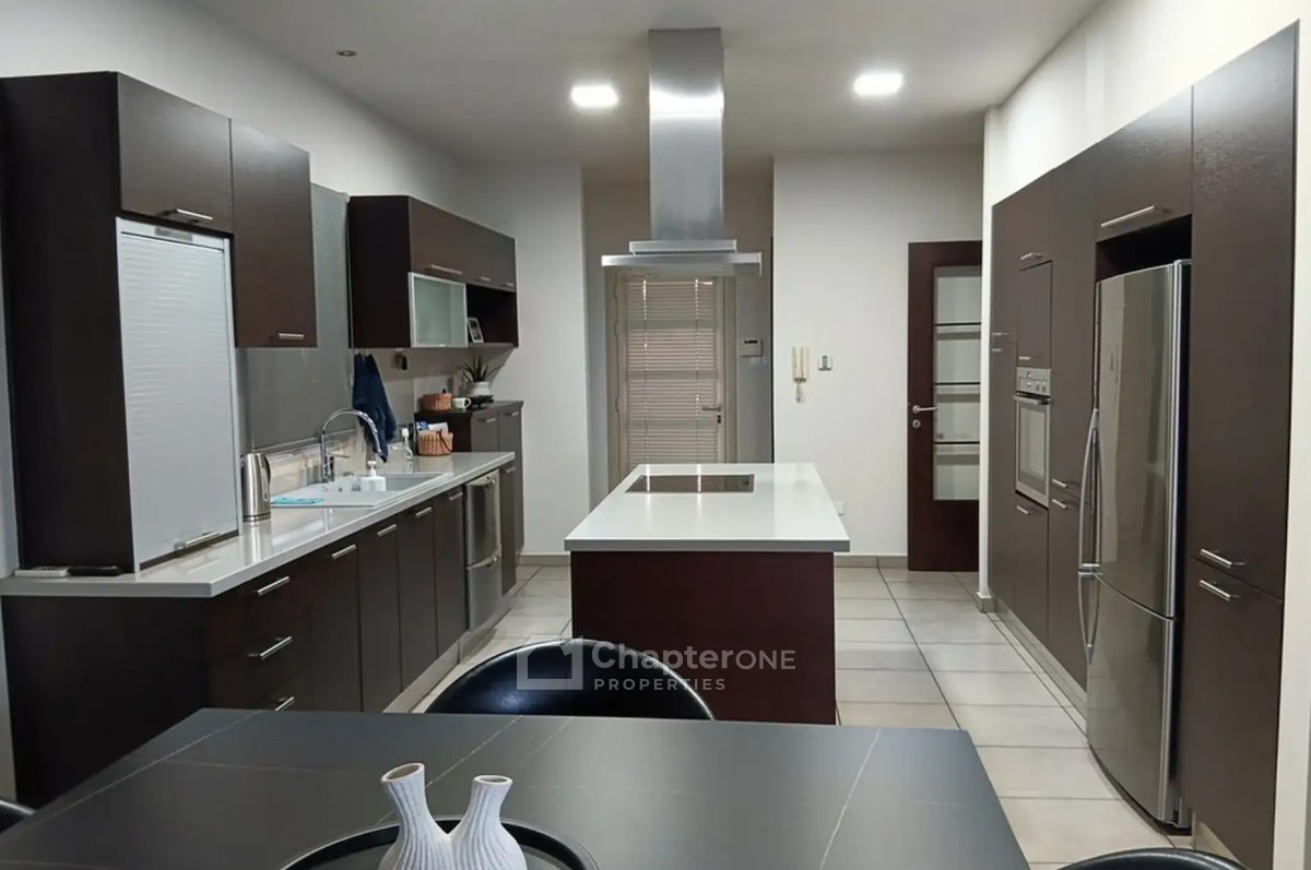 Detached Villa For Sale  in  Strovolos - Chryseleousa