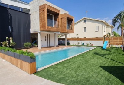 Alampra, Nicosia Detached Villa For Sale | C12789