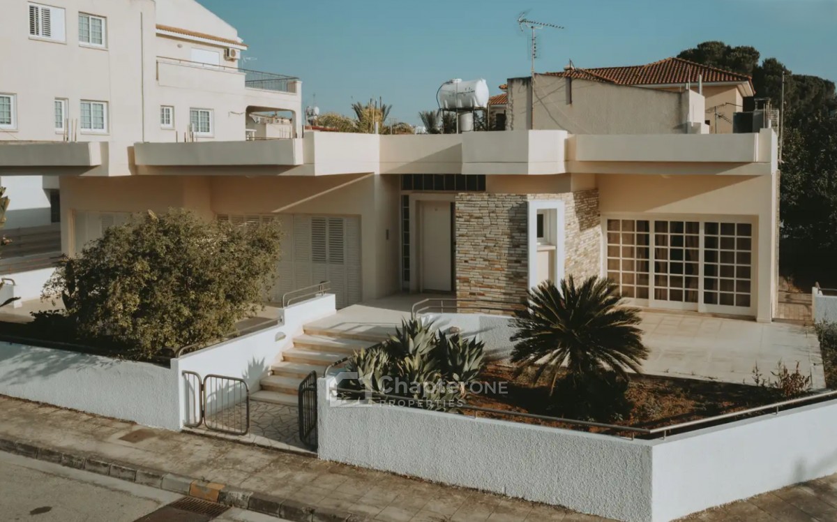 Detached Villa For Sale  in  Agios Dometios - Agios Georgios
