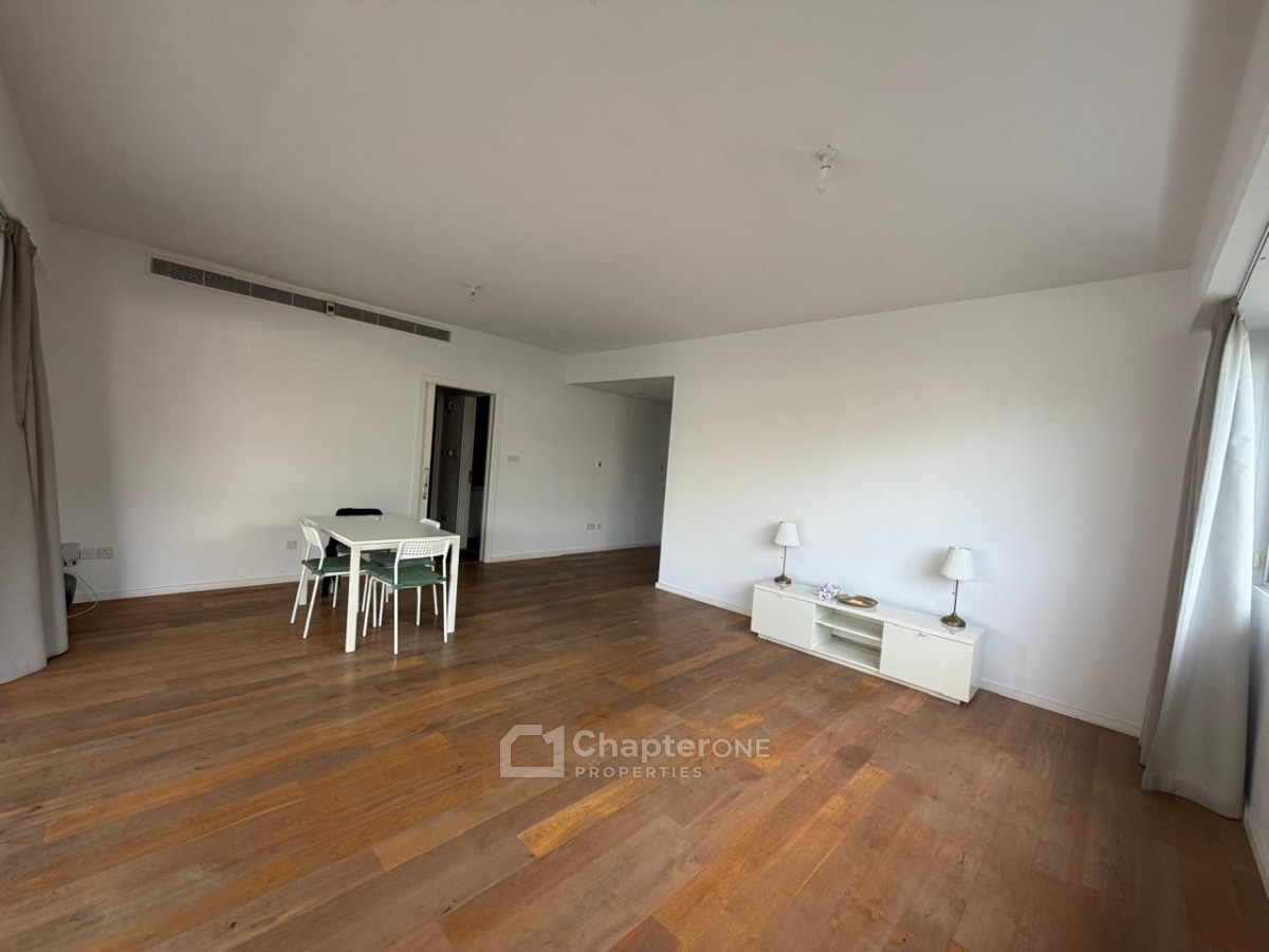 Apartment For Rent  in  Select Location