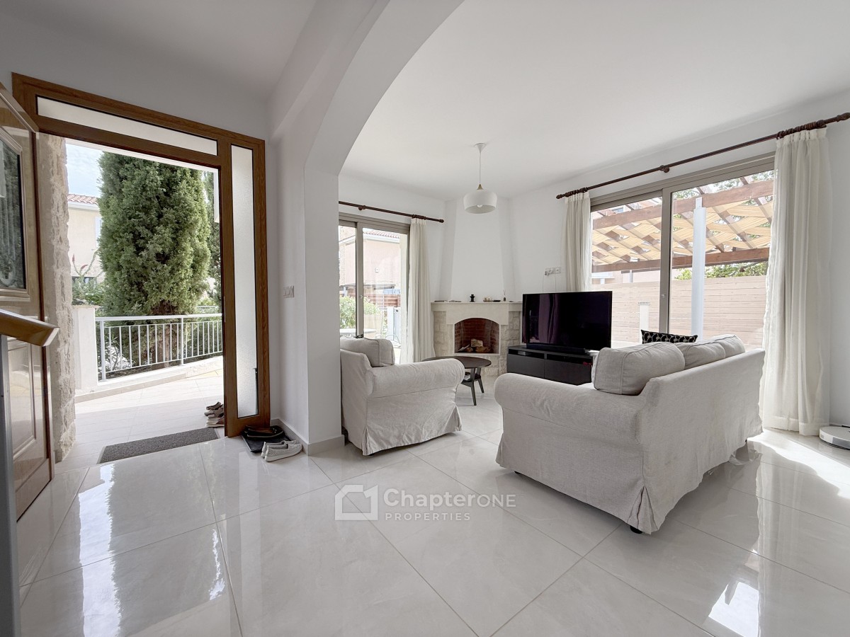 Detached Villa For Sale  in  Kato Paphos - Universal