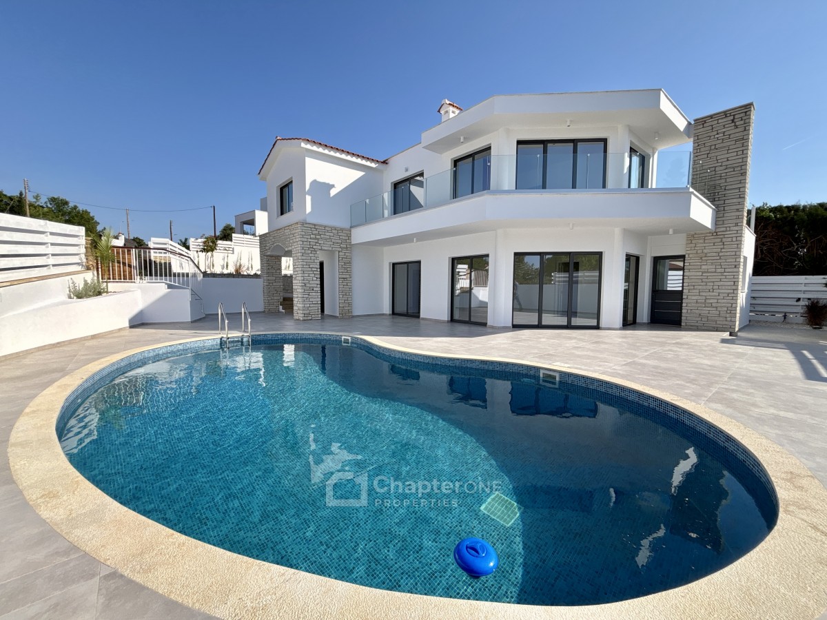 Detached Villa For Sale  in  Peyia - St. George