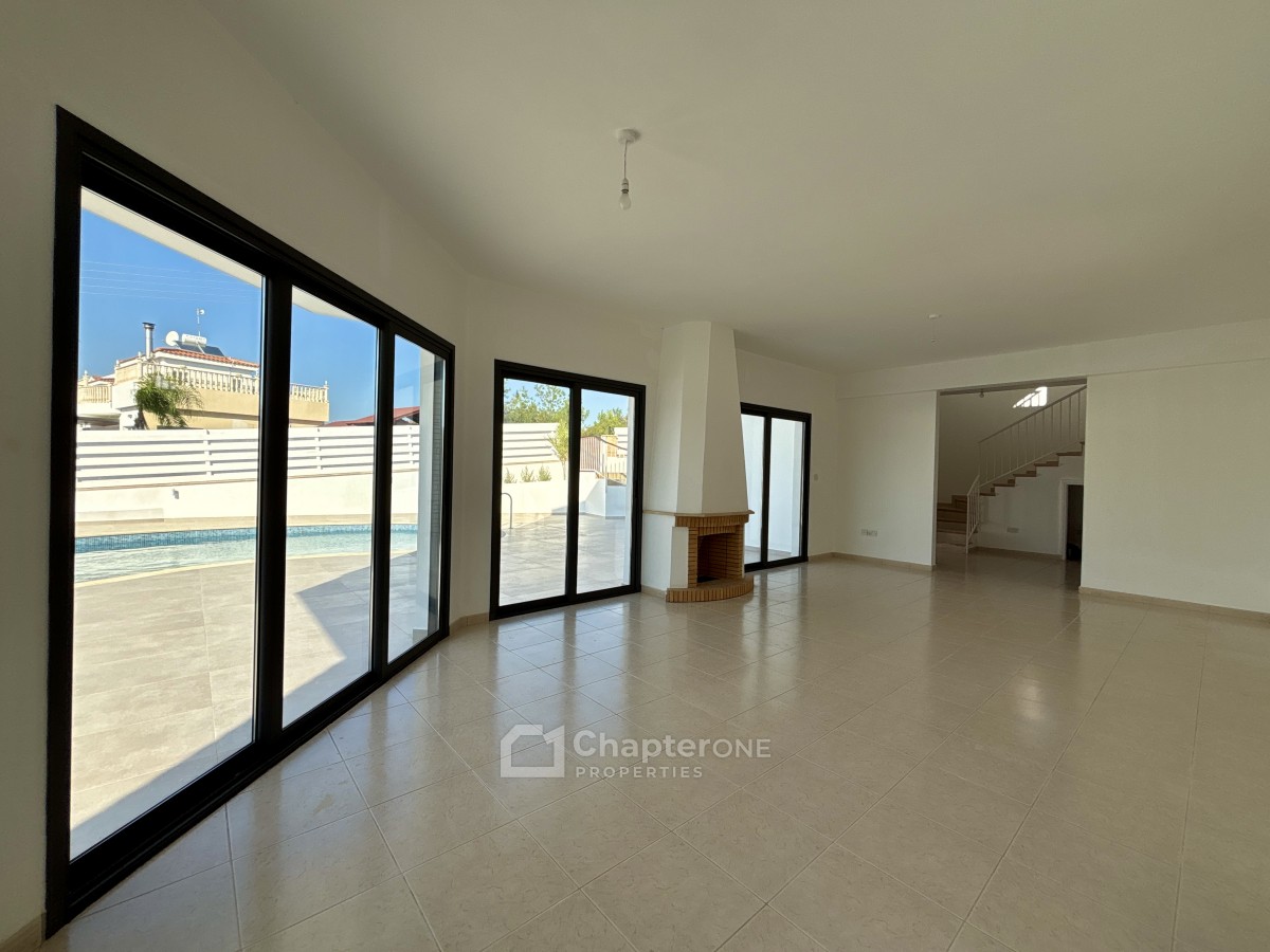 Detached Villa For Sale  in  Peyia - St. George