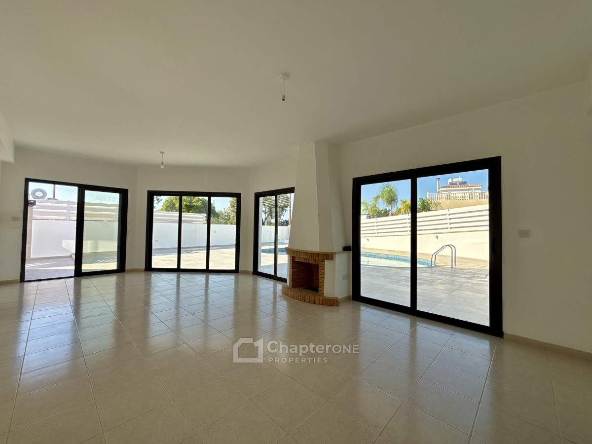 Detached Villa For Sale  in  Peyia - St. George