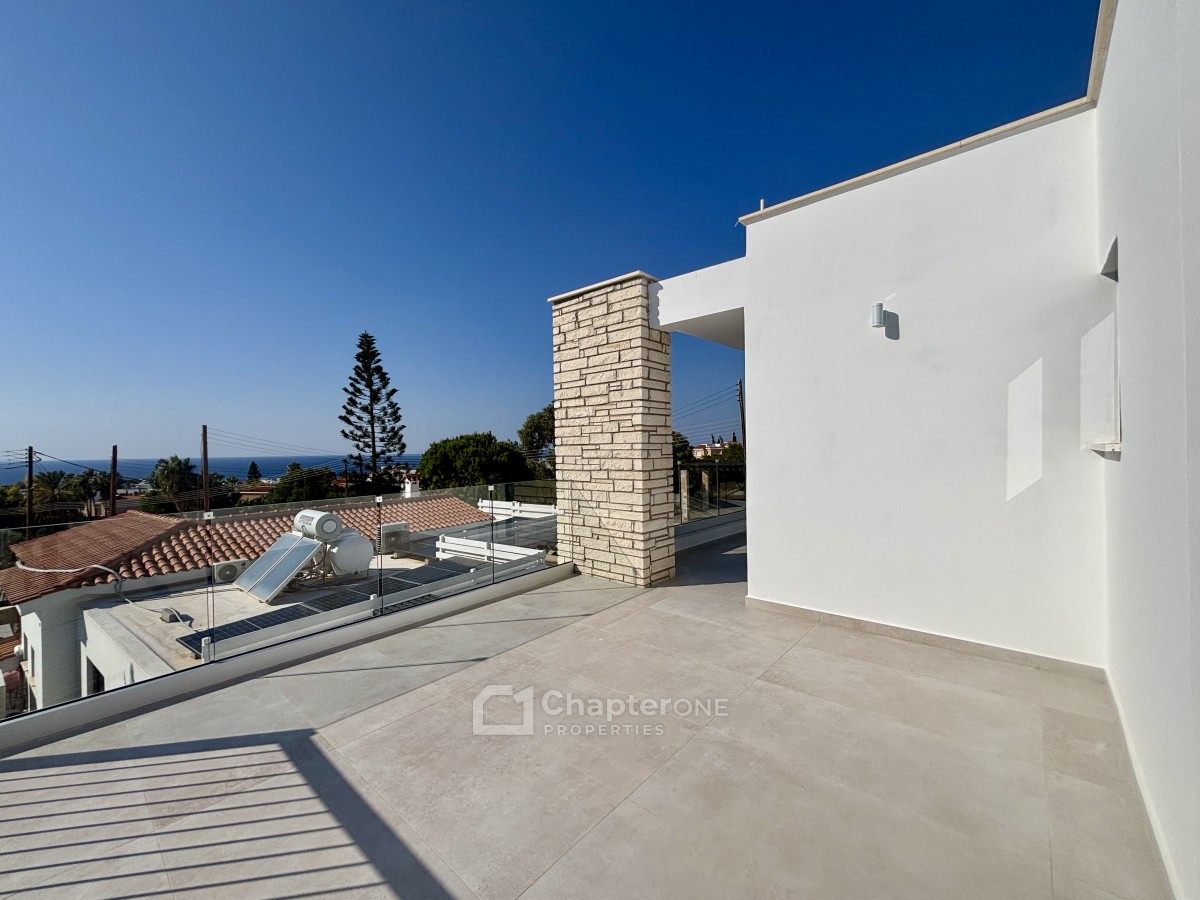 Detached Villa For Sale  in  Peyia - St. George