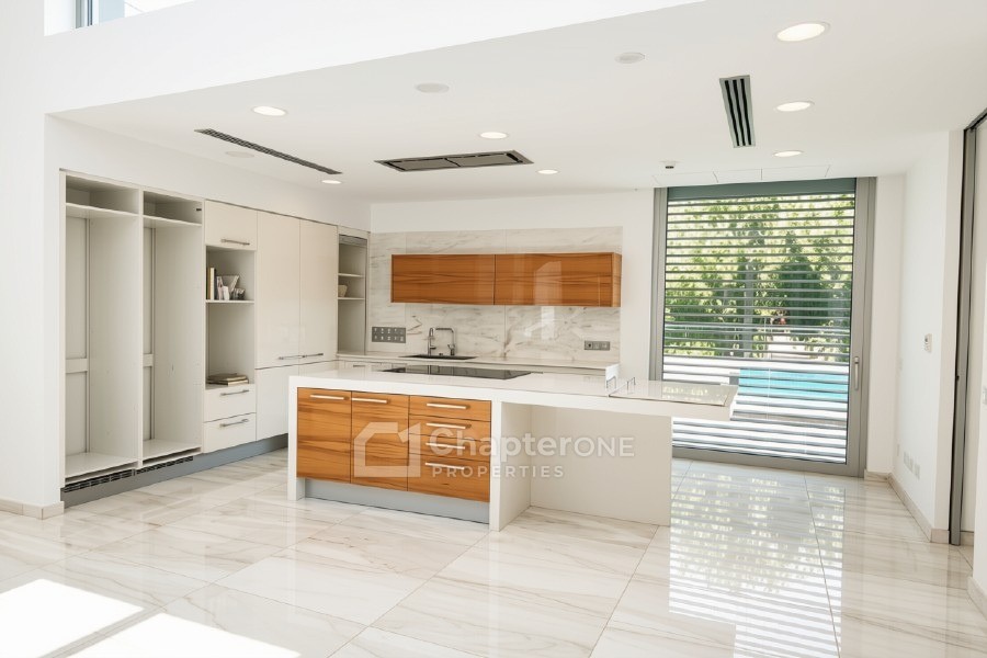 Detached Villa For Sale  in  Strovolos - Chryseleousa