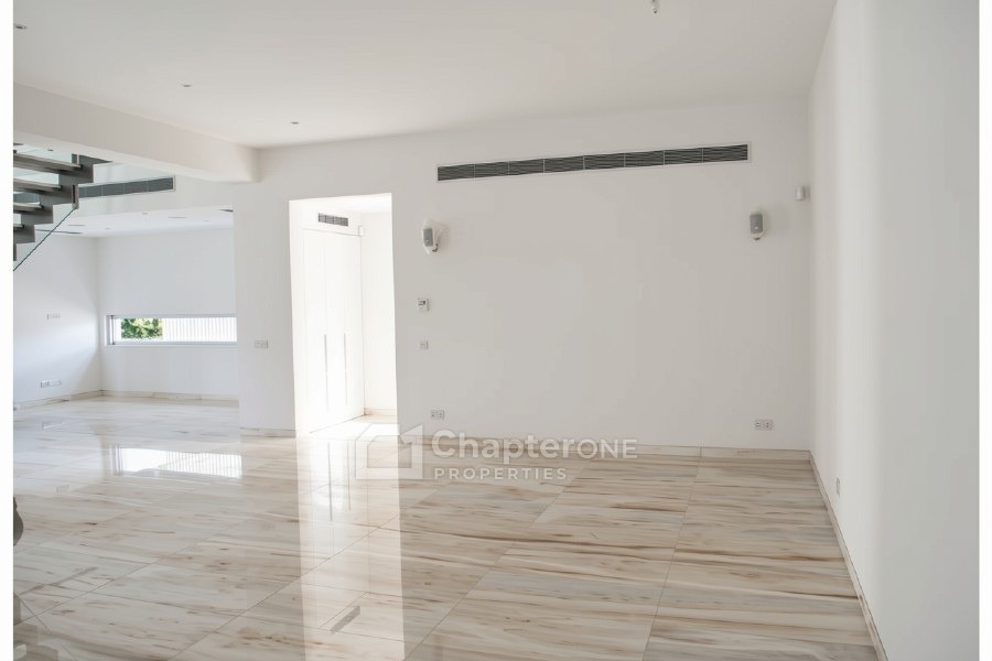 Detached Villa For Sale  in  Strovolos - Chryseleousa