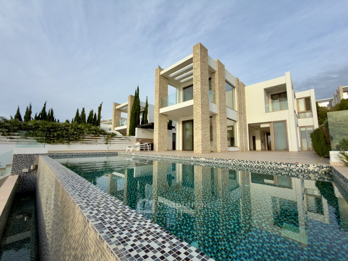 Detached Villa For Sale  in  Peyia - St. George